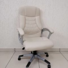 Кресло Barneo K-7 для руководителя (бежевая экокожа) в Кургане - kurgan.mebel24.online | фото