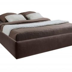 Кровать Подиум с ПМ 1800 (экокожа коричневая) в Кургане - kurgan.mebel24.online | фото 2
